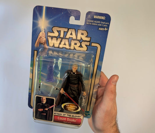 Star Wars Attack of the Clones Count Dooku Lightsaber Attack Figure – Hasbro 2002