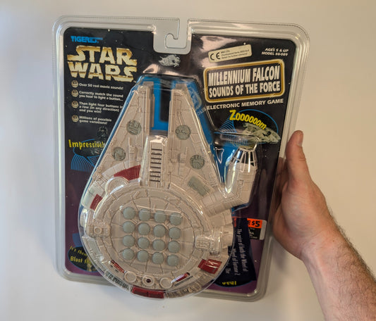 Star Wars Millennium Falcon Sounds of the Force Electronic Memory Game – Tiger Electronics
